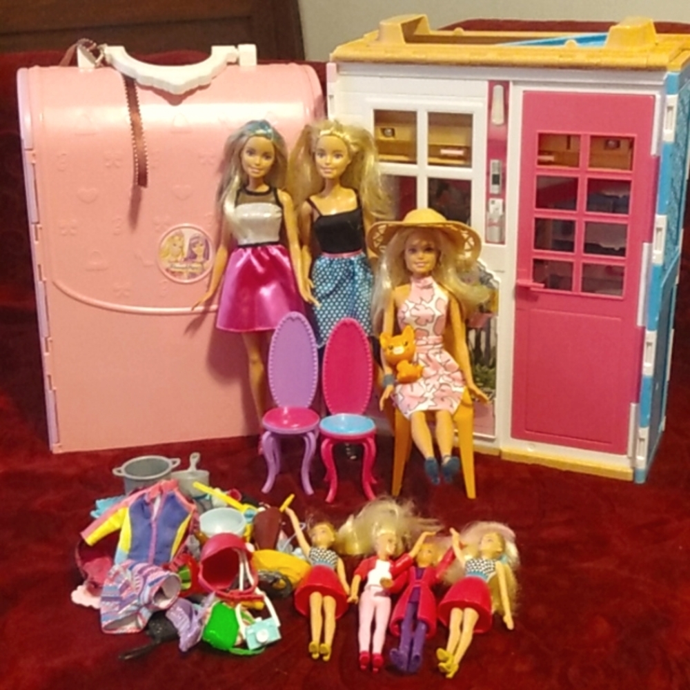 Barbie Princess Popstar Foldout Bedroom House and Fold & Go Pool House w/ Dolls